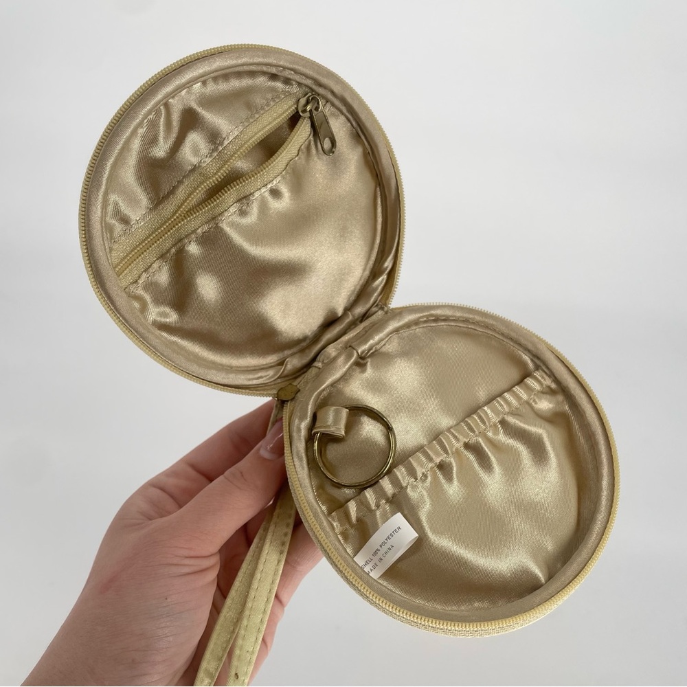 2FOR$20 Y2K Avon Round Wristlet Pouch Champagne Pale Gold Color Satin Flowers - Picture 4 of 6